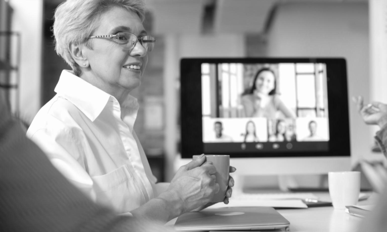 Análisis de datos financieros para informes presupuestarios precisos